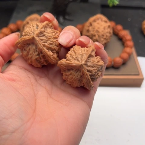 文玩核桃把件三棱