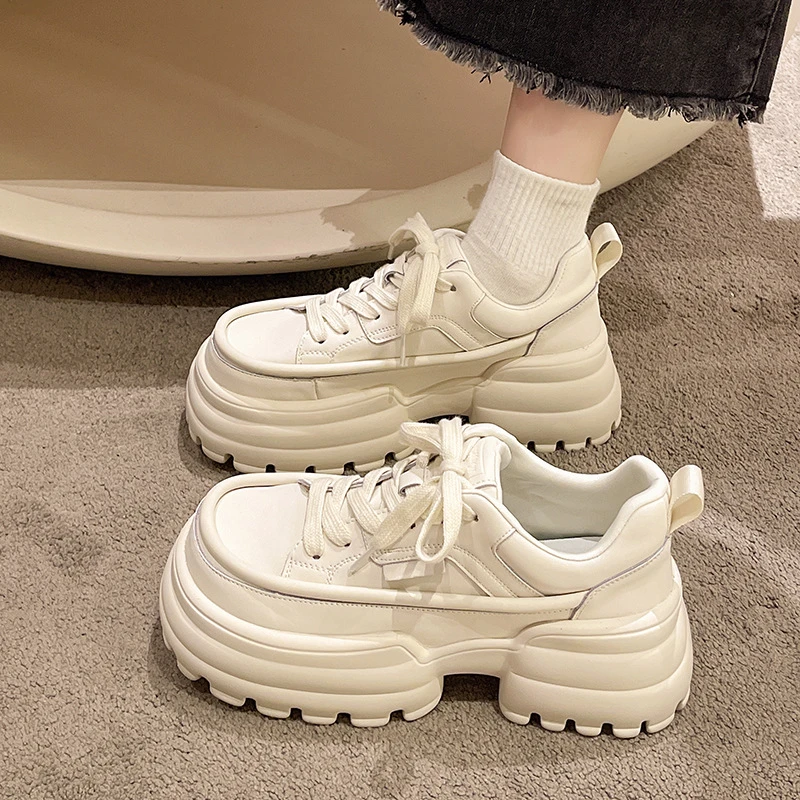 520礼物爆款小白鞋女2024新款松糕厚底面包鞋经典款运动鞋大头鞋