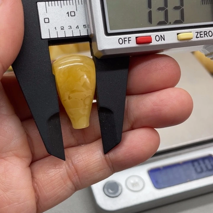 琥珀裸石未镶嵌蜜蜡