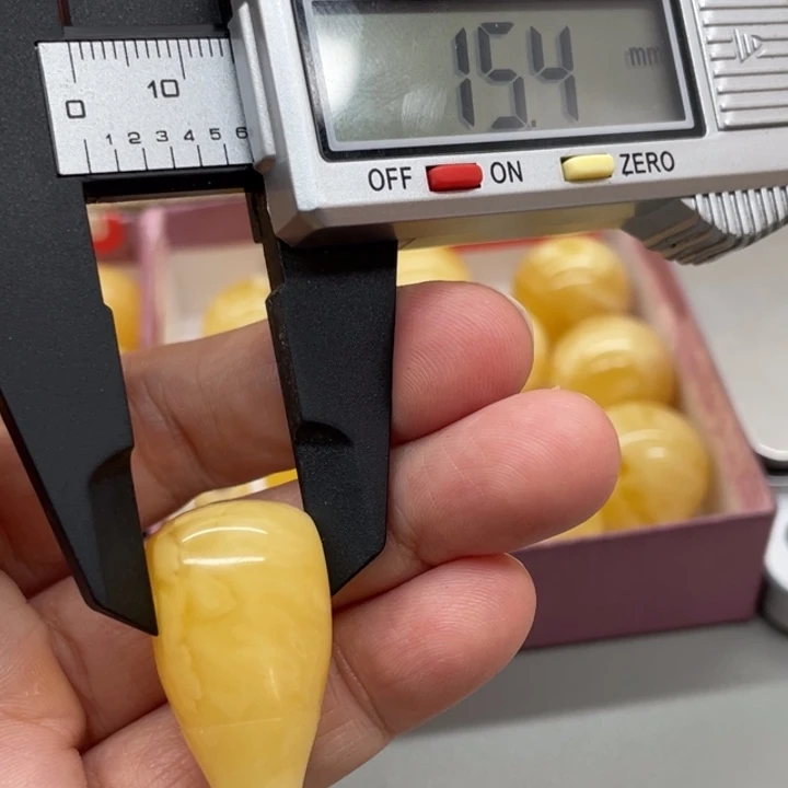 琥珀裸石未镶嵌蜜蜡