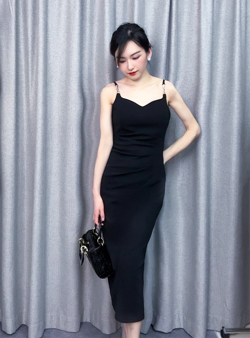 2025高级名媛范气质性感无袖修身开叉吊带连衣裙女