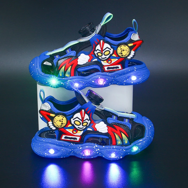 男童包头凉鞋夏季新款奥凸曼童鞋儿童发光鞋旋转纽扣男孩运动凉鞋