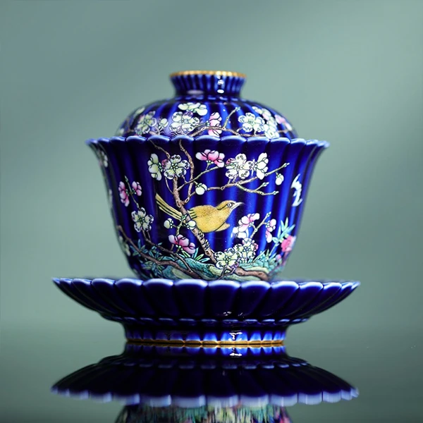 盛古珍玩-霁蓝釉加彩喜上眉梢菊瓣盖碗--手绘陶瓷有差异