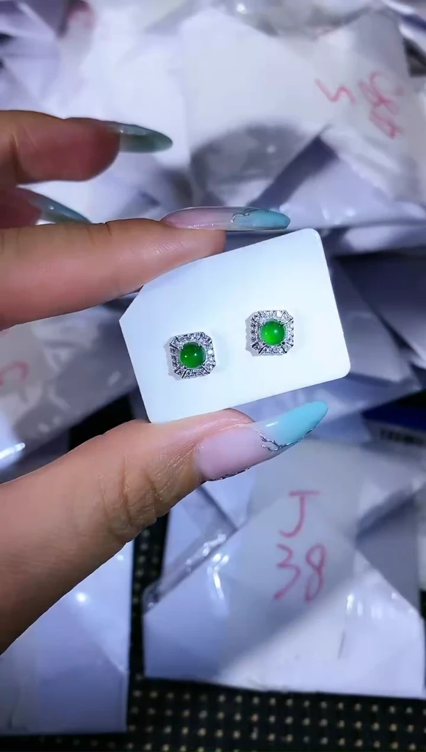 【闪购商品】翡翠耳饰银S925镶嵌0