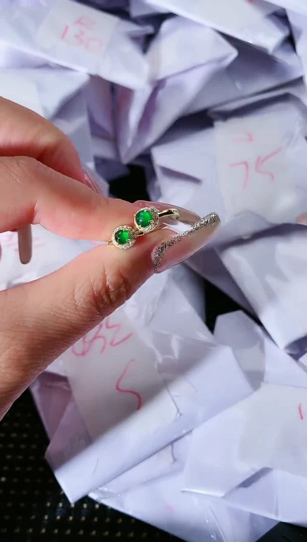 【闪购商品】翡翠耳饰银S925镀金镶嵌88