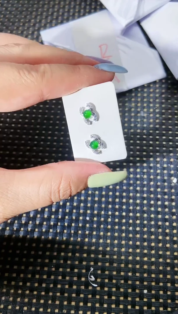 【闪购商品】翡翠耳饰银S925镶嵌3333333