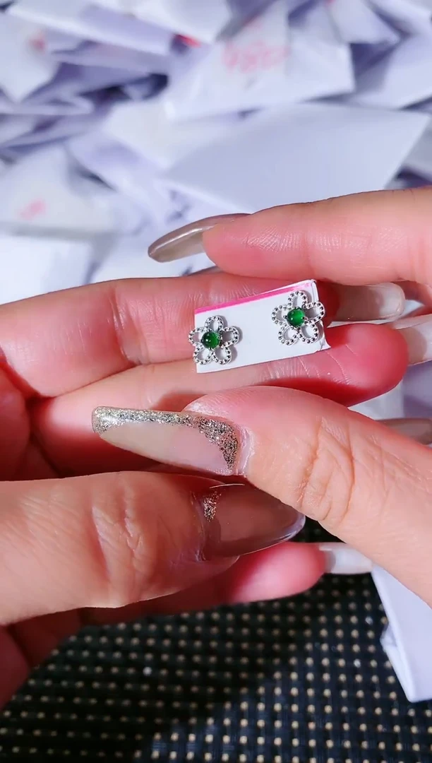 【闪购商品】翡翠耳饰银S925镶嵌38