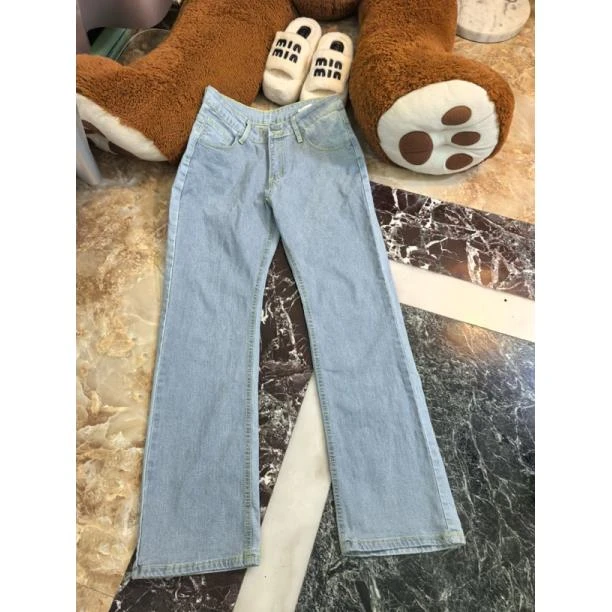 035浅色超洋气百搭直筒牛仔裤
