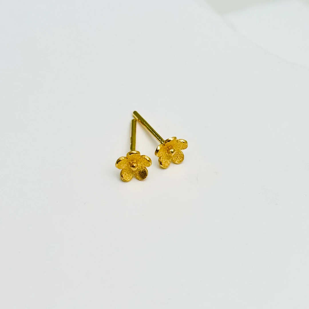 SUNFEEL/赛菲尔万足®足金黄金小花黄金耳钉 时尚精致款8861