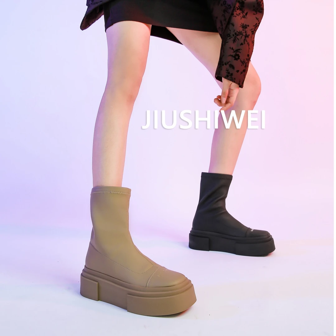 广州高端欧洲站女鞋2023秋冬新品方头厚底时尚休闲弹力靴女