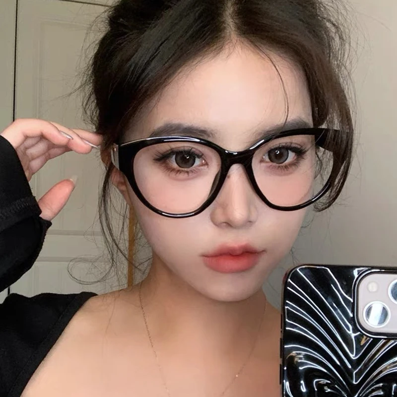猫眼眼镜女款高级感黑框素颜神器小框三角复古装饰欧美近视眼镜框