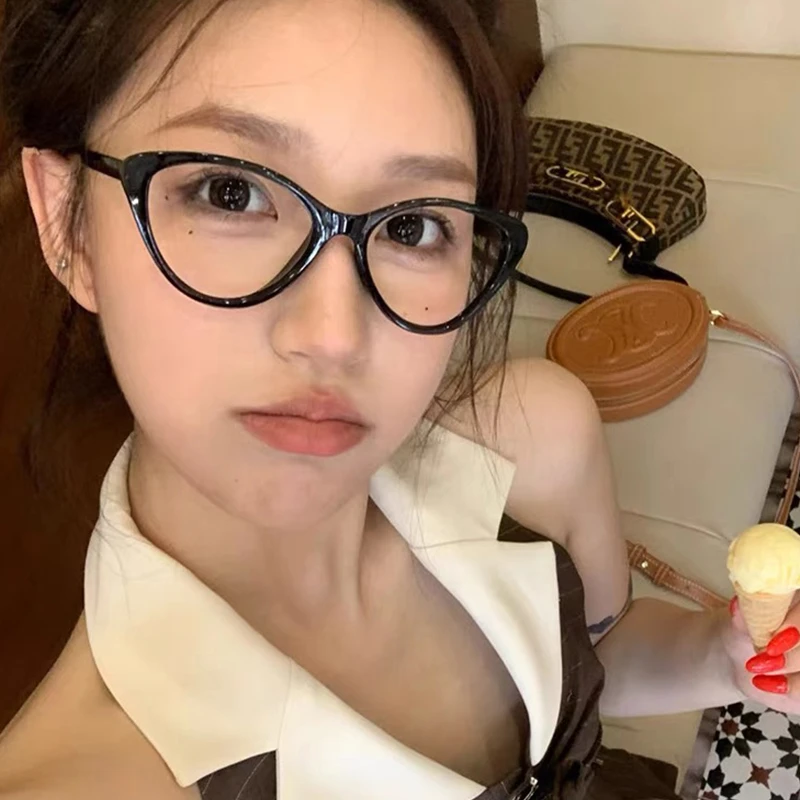 2023新款网红猫眼小框眼镜素颜神器女辣妹潮搭拍照可配近视欧美风