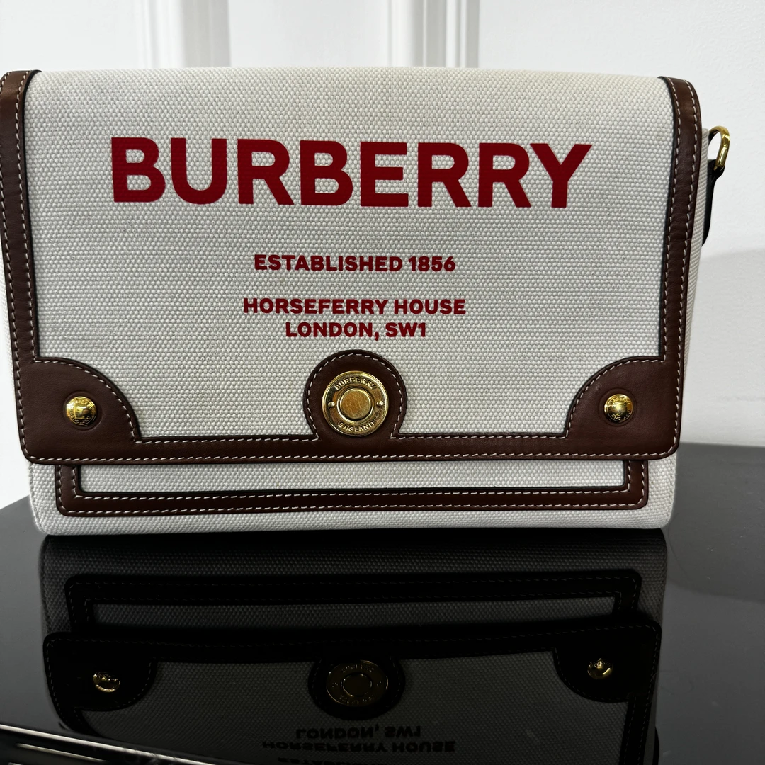95新 BURBERRY/博柏利 单肩包/市场价99999