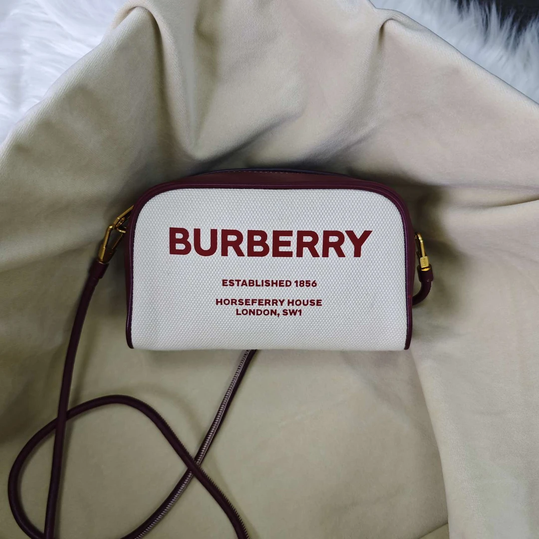 95新 BURBERRY/博柏利 箱包/单肩包 巴宝莉Burberry字母包