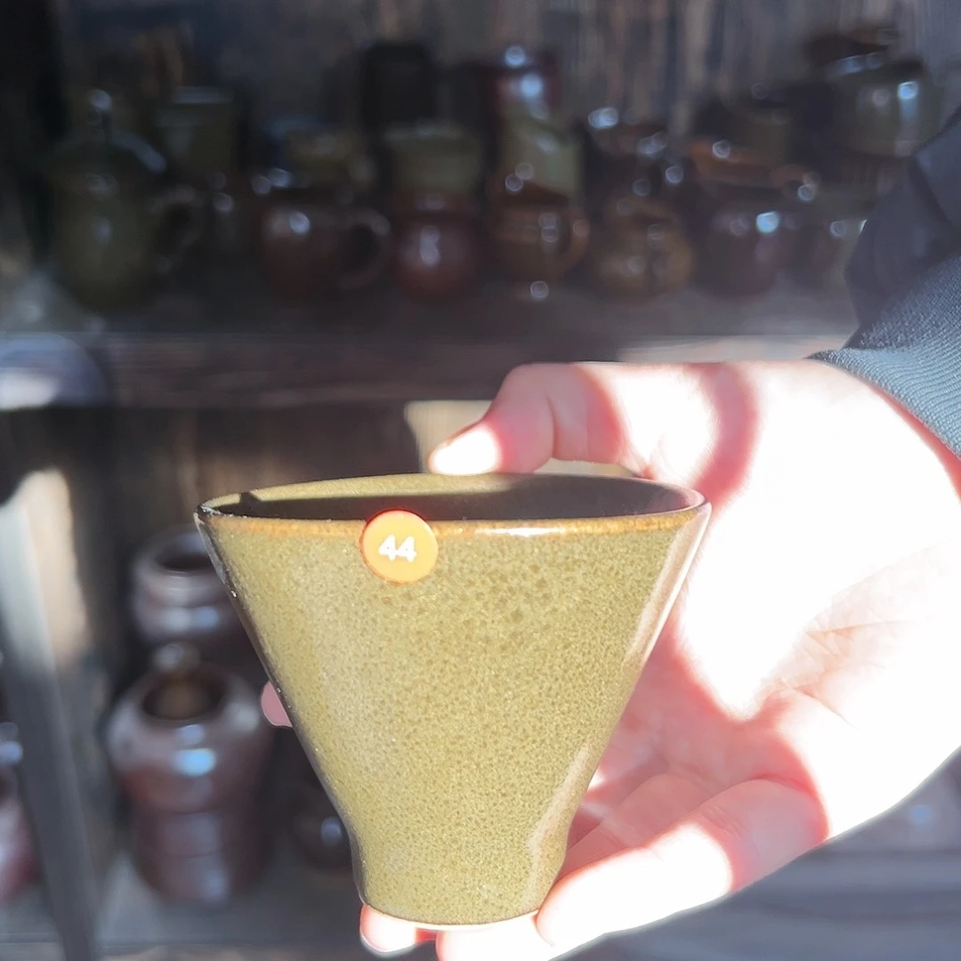 纯手工制作的斗笠茶叶末