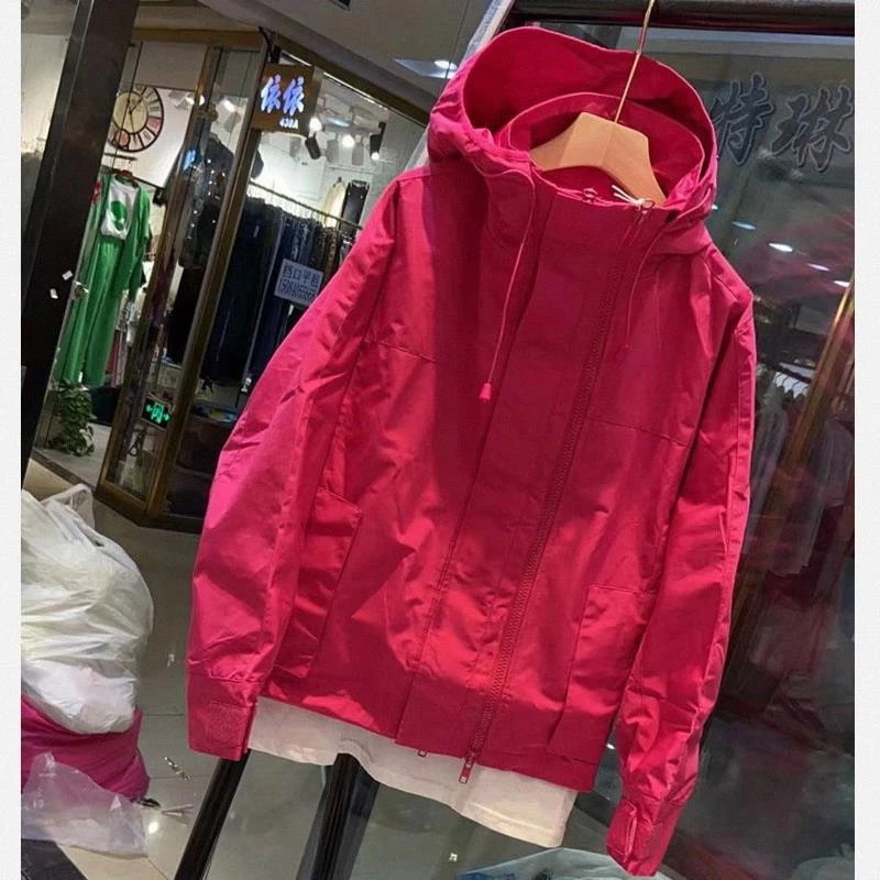 红色风衣女运动休闲外套秋季深圳欧货冲锋衣连帽卫衣开衫工装夹克