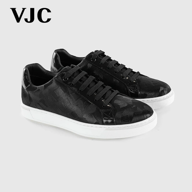 VJC/威杰思秋冬新款男士亮面黑色牛皮压花板鞋B22DW1917