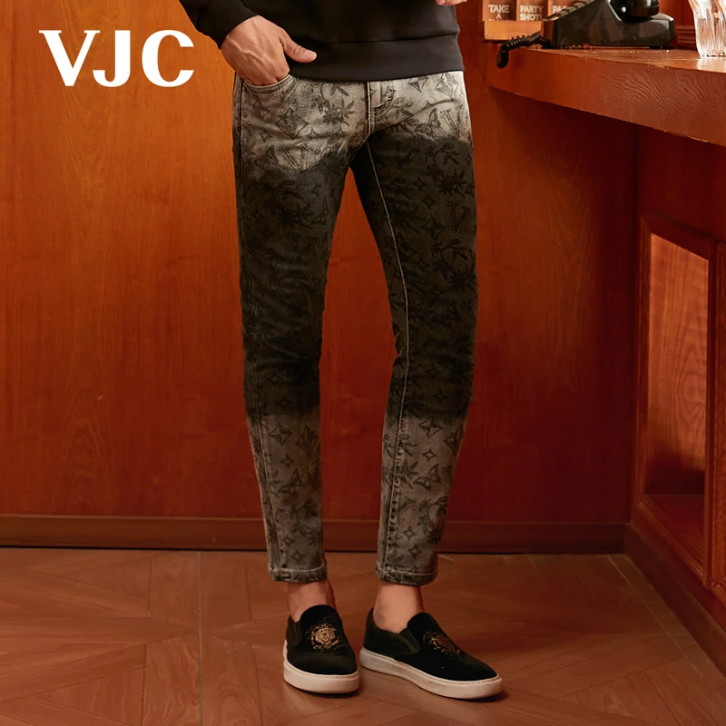 VJC/威杰思秋季新款男装渐变满印牛仔裤小脚裤 B23CO2411