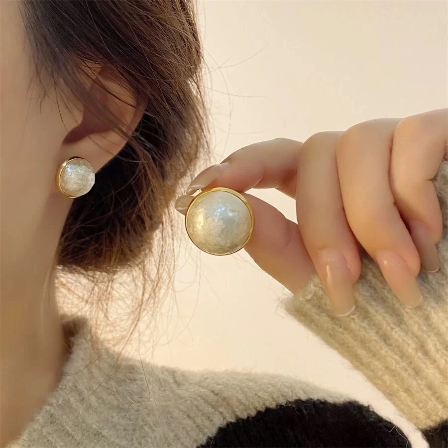 铜合金耳饰 EF990法式优雅棉花球个性耳钉简约气质时尚耳环