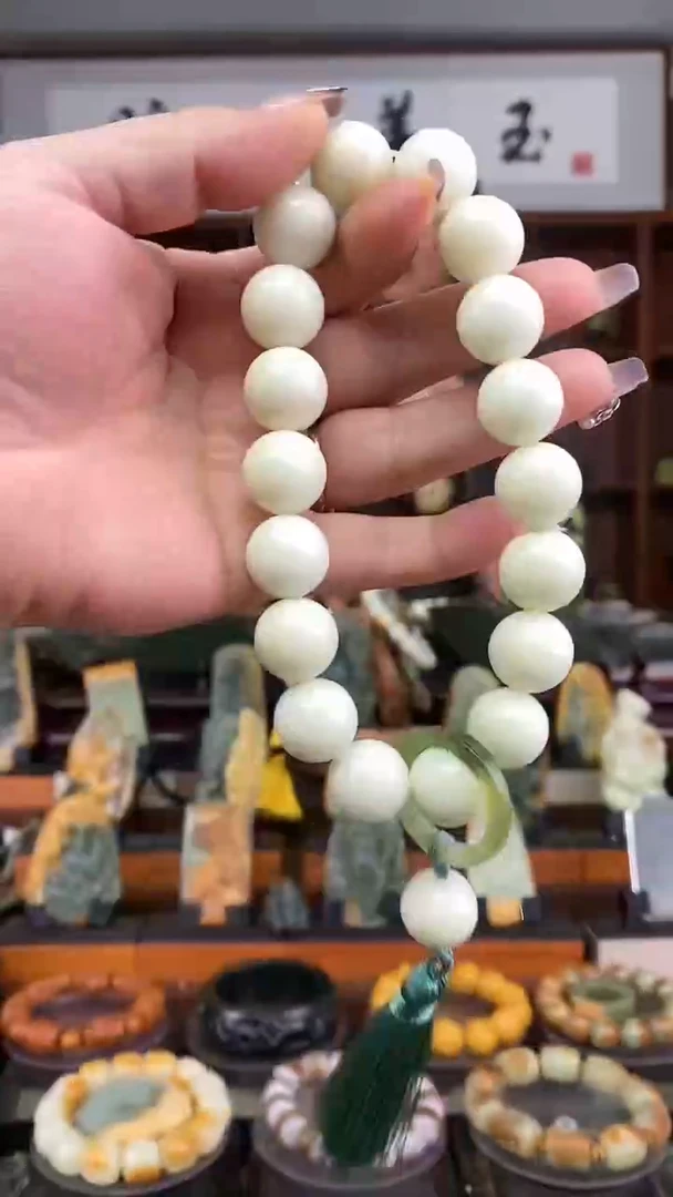 【闪购商品】蛇纹石玉白手持未镶嵌多样式发货随机发一