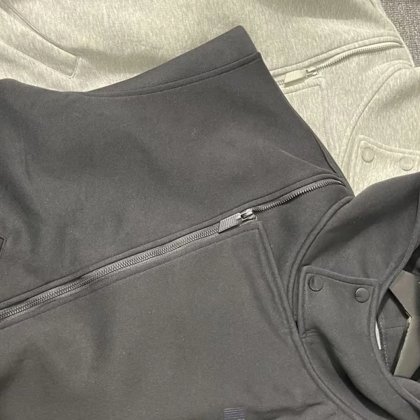 FD不规则不规则带帽拉链外套 NO退NO换！！！默认微瑕，建议勿拍