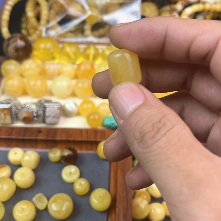琥珀裸石未镶嵌追*14桶珠瑕疵