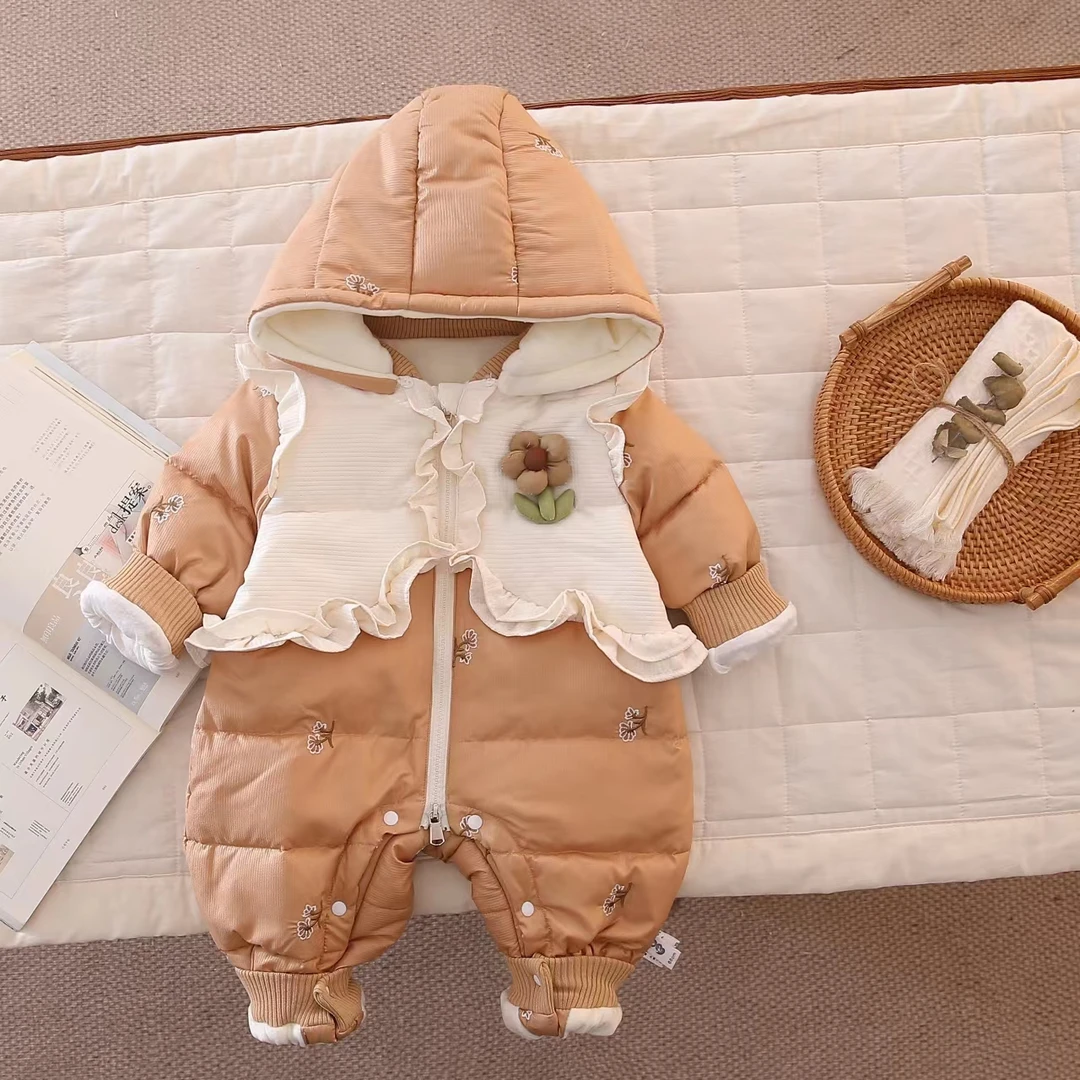 冬季外出连体衣婴宝宝连帽保暖假两件小花朵哈衣白鸭绒羽绒服6344