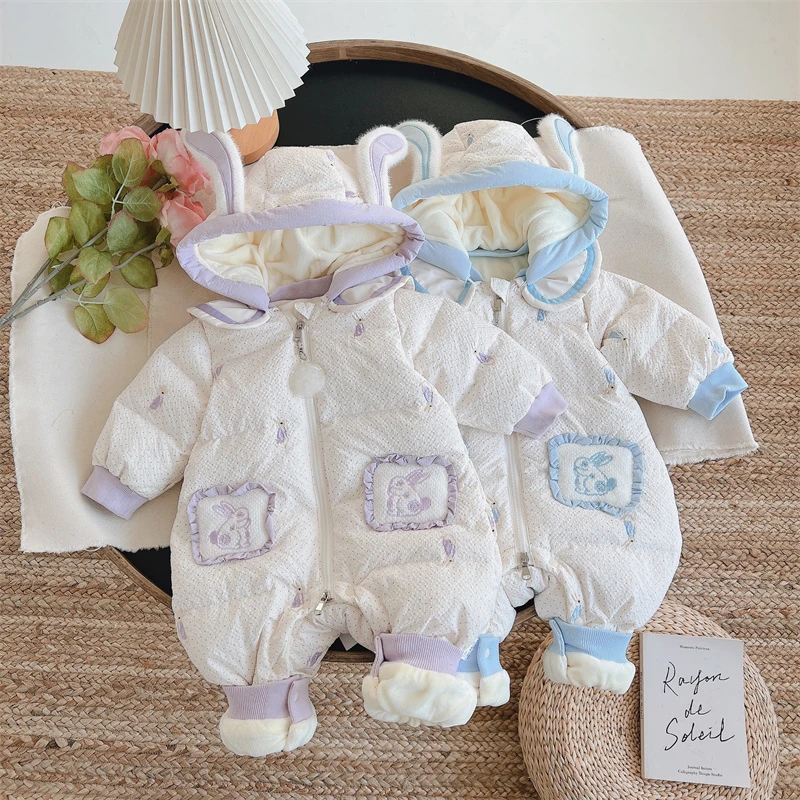 婴儿连帽连体羽绒服冬季加厚加绒娃娃领刺绣小兔子婴幼儿婴童6337