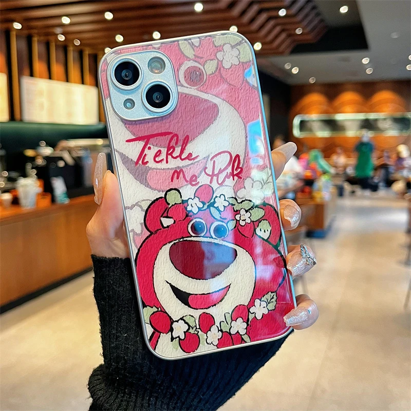 适用iPhone15promax苹果14高级手机壳保护套13花花草莓熊12玻璃壳