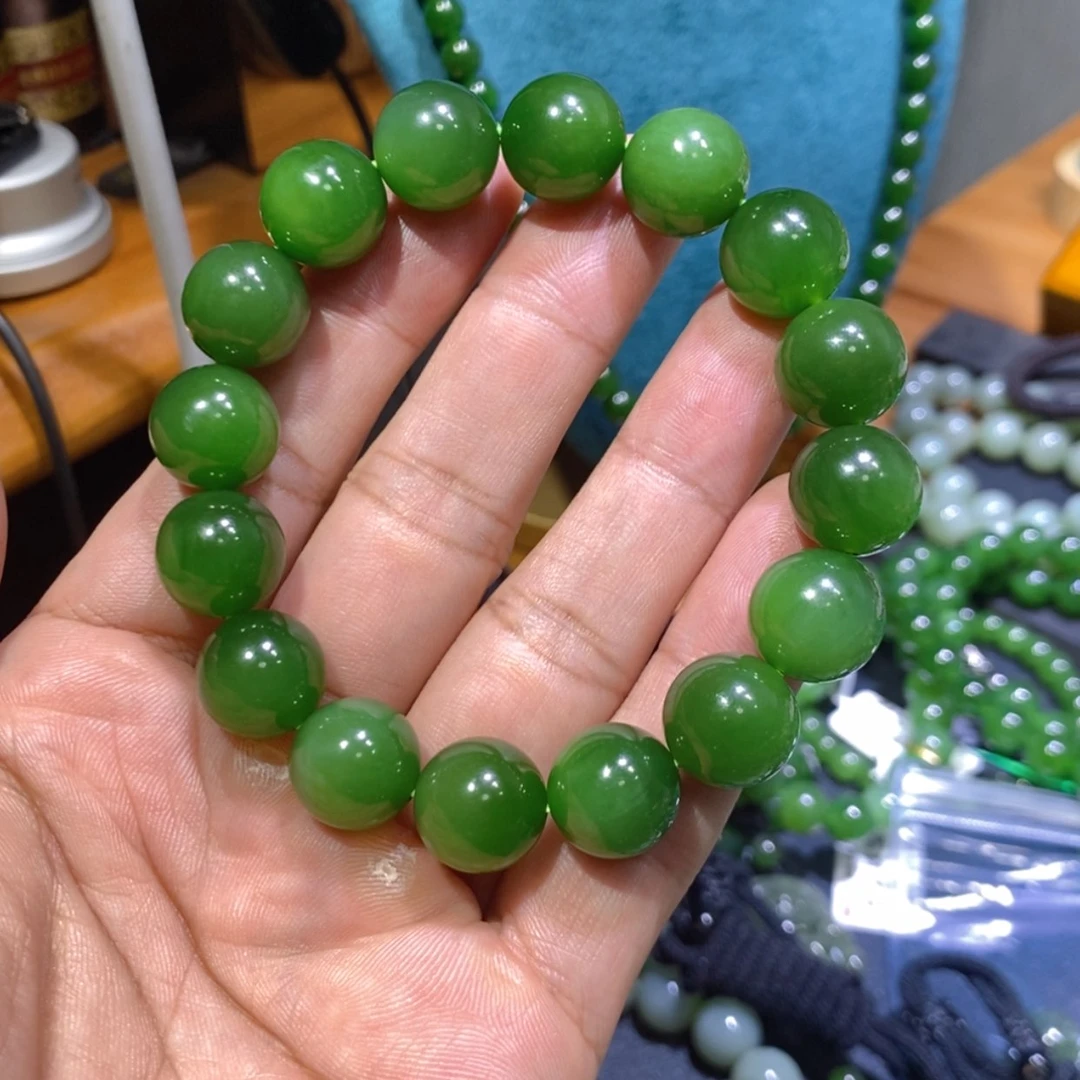 【闪购商品】和田玉吊坠(不含链)未镶嵌昱冰底辣阳绿手串 13