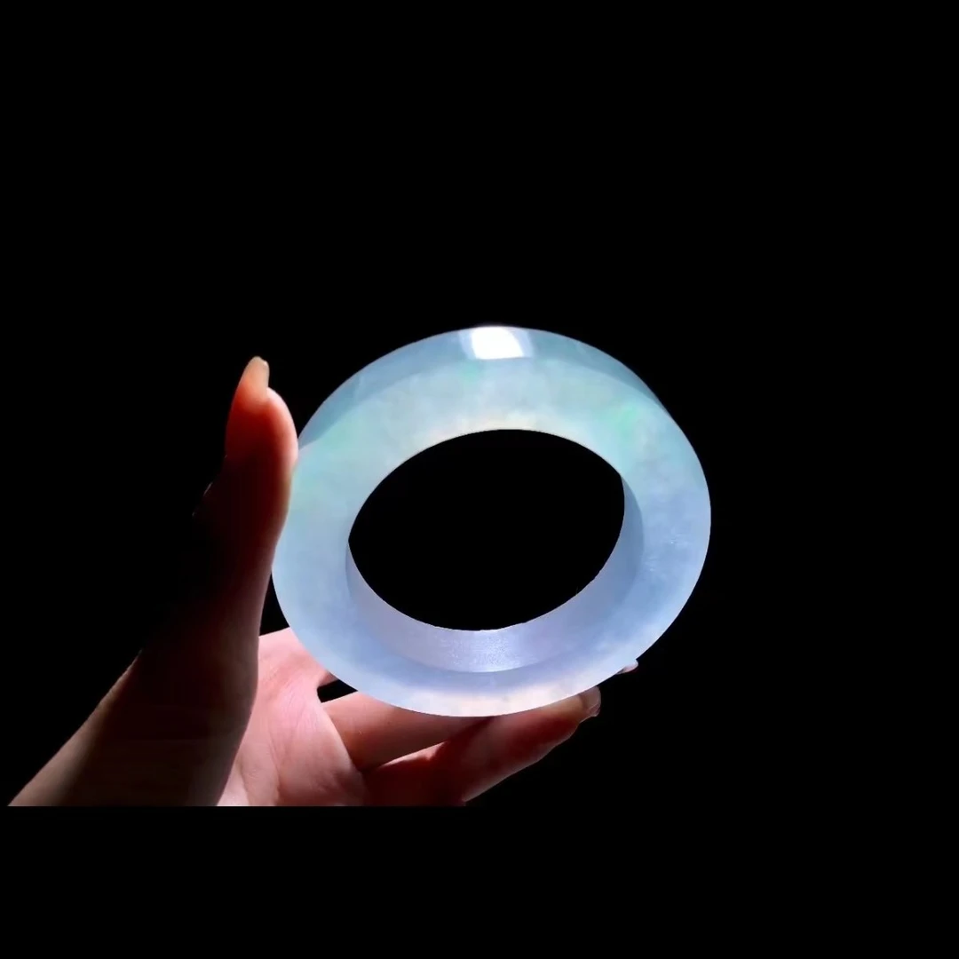 轻奢翡翠手镯定制