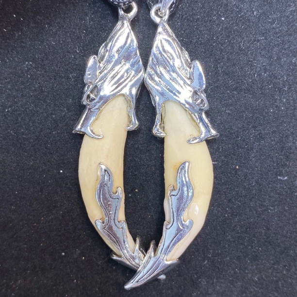 狗牙创意吊坠 定制款式联系客服