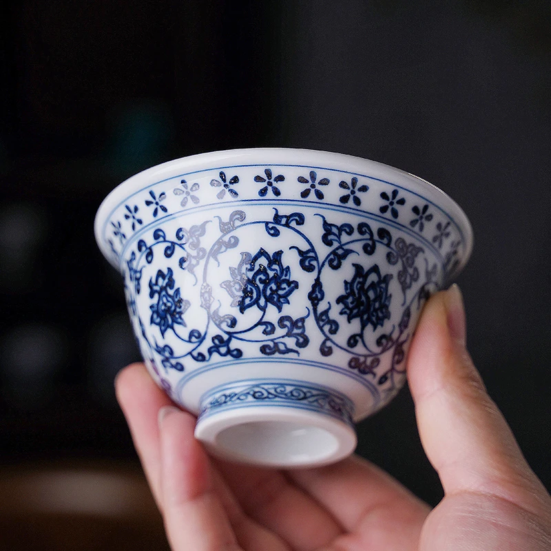 手绘景德镇陶瓷茶器具永乐压手缠枝莲主人杯仿明釉下青花瓷全手工