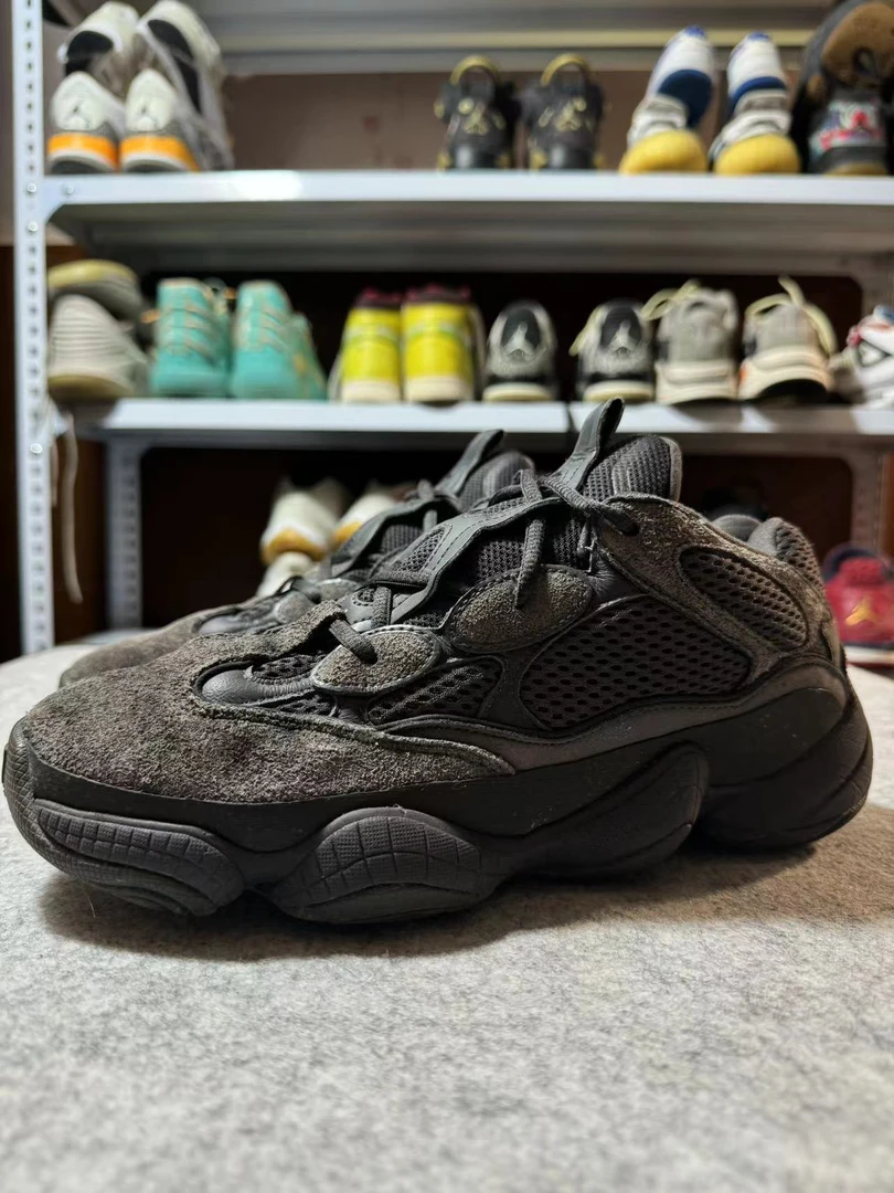 中古球鞋/41.5码/椰子500减震防滑耐磨复古运动休闲鞋全黑