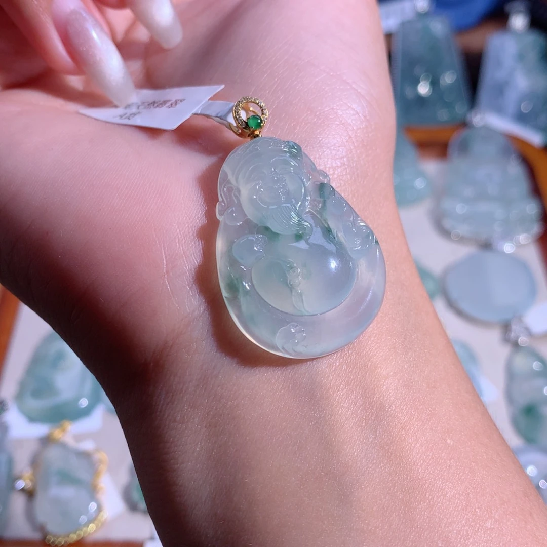 翡翠吊坠(不含链)18K金镶嵌