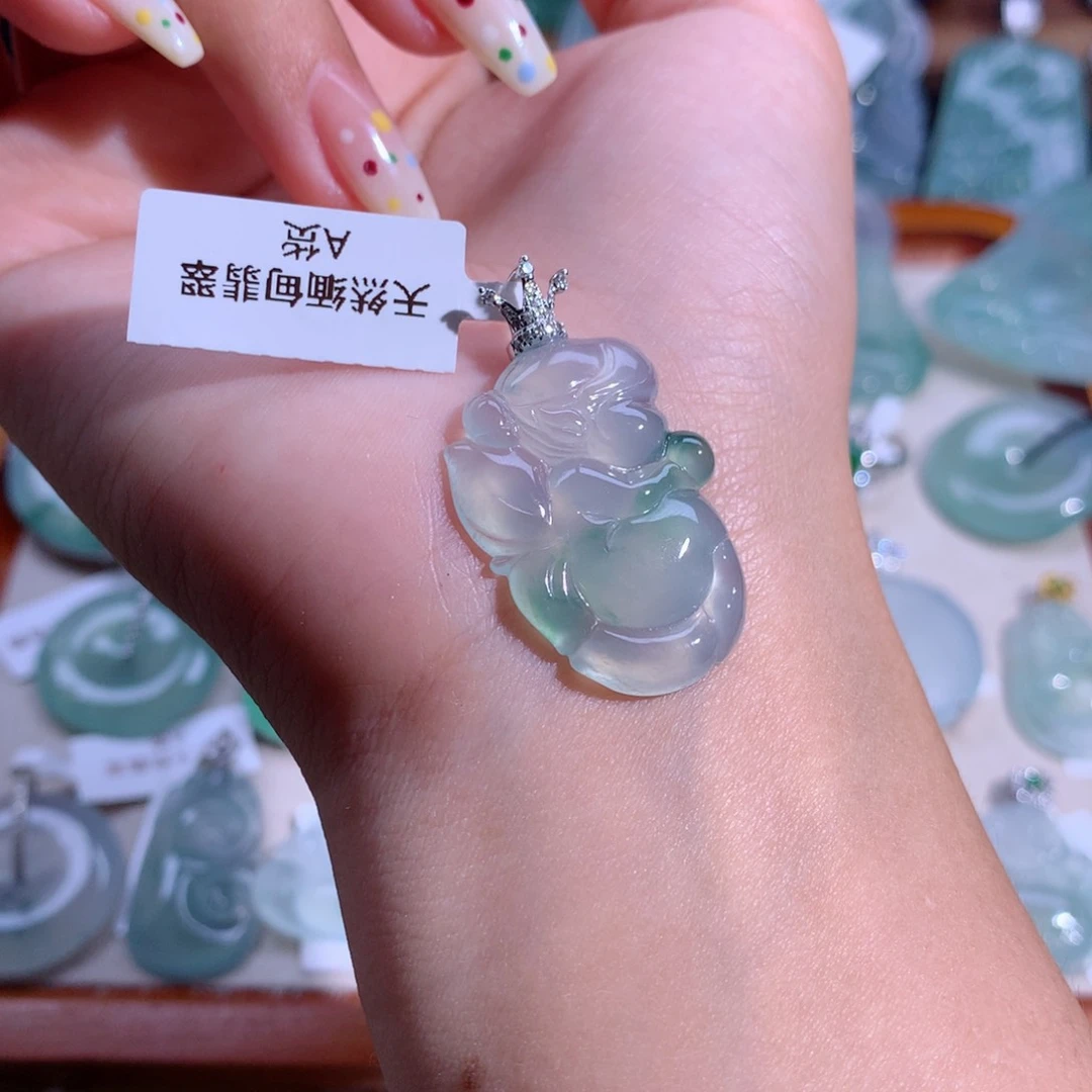翡翠吊坠(不含链)18K金镶嵌