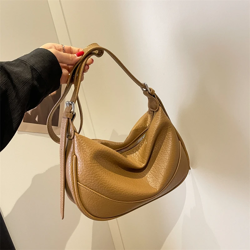 韩版女包2023新款小众单肩包斜挎包百搭时尚休闲通勤女饺子包1252