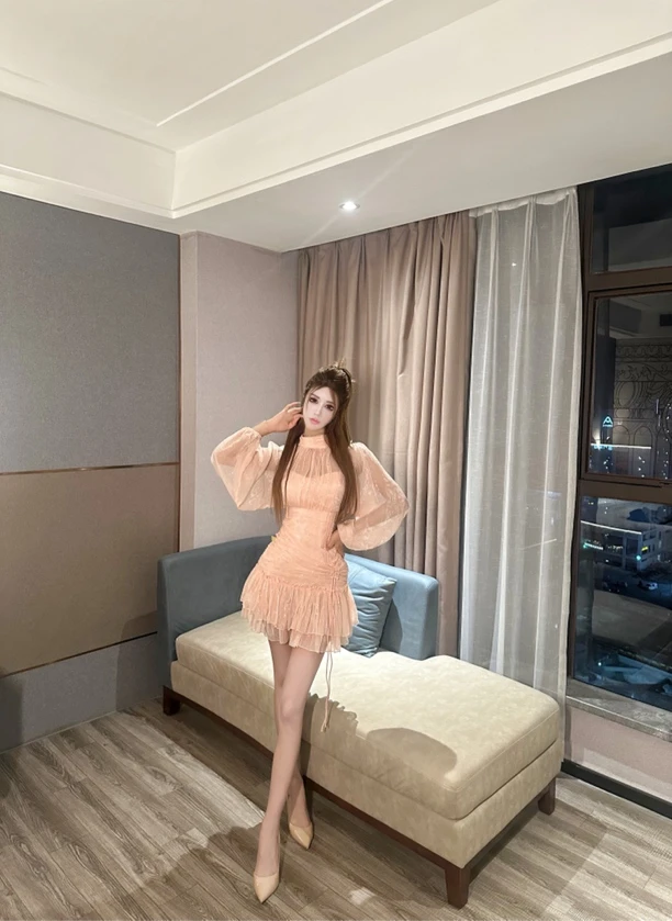 双层网纱显瘦肉粉色连衣裙/蕾丝