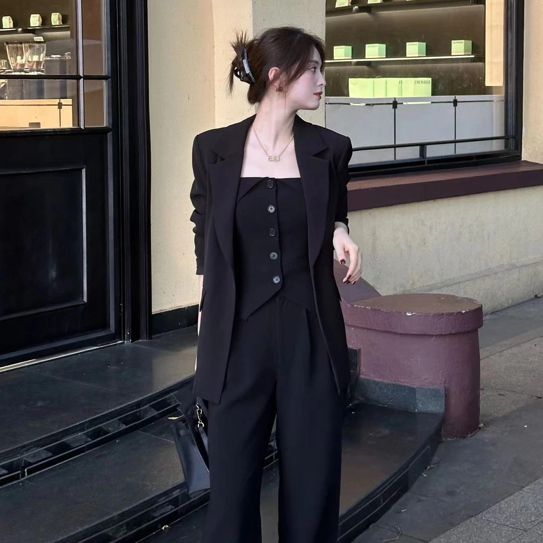 LUOZHIYIN/罗知音J110479Z高级气质感炸街西装+吊带+裤子三件套