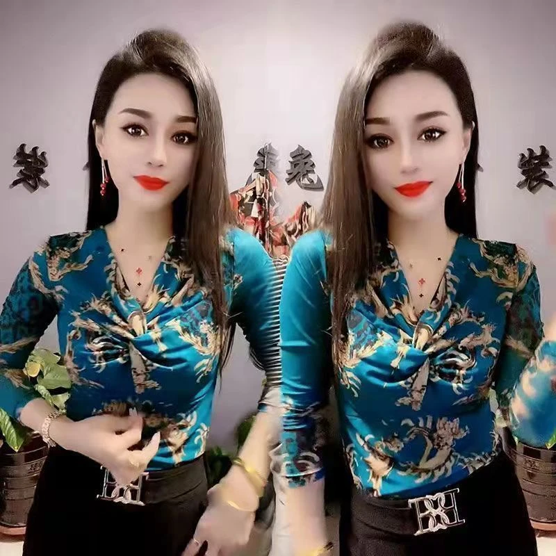 新款韩版大码春夏时尚印花爆款洋气t恤女修身遮肚长袖V领打底衫女