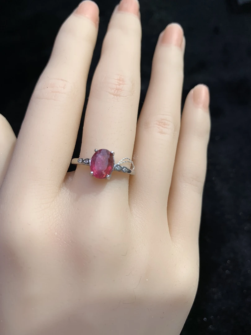 新疆珠宝925碧玺戒指气质时尚女士红色镶嵌银戒椭圆形精美气质