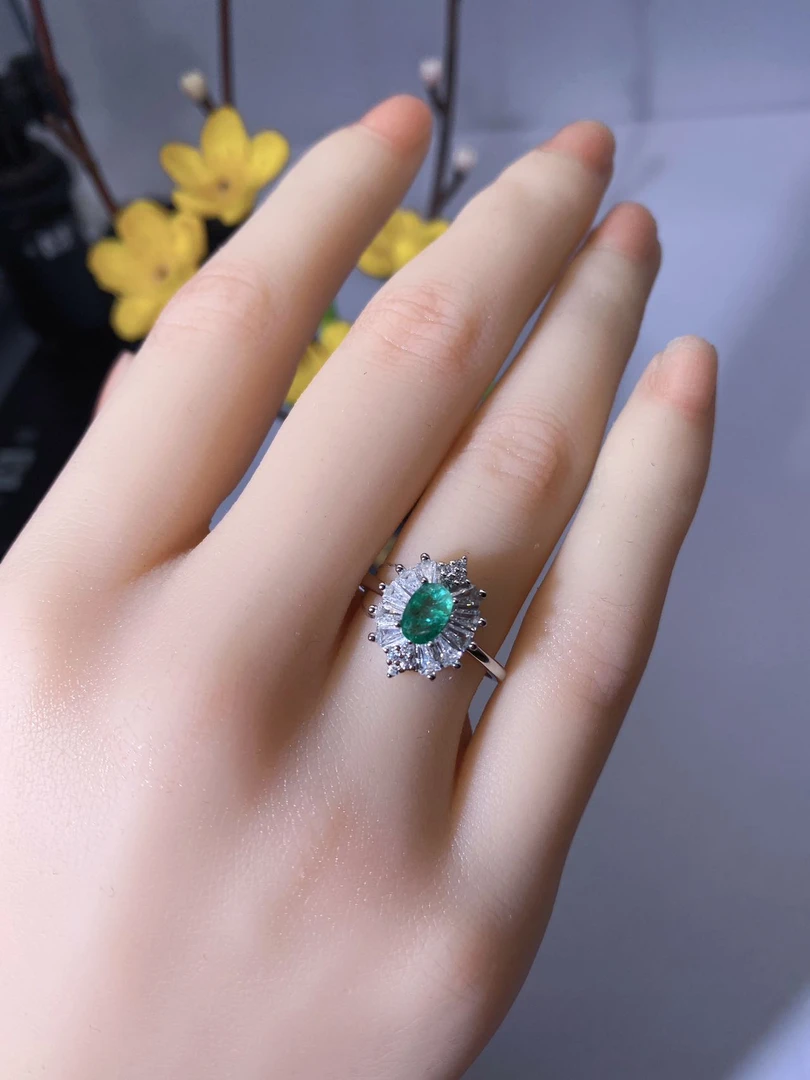新疆珠宝925祖母绿戒指气质时尚豪华冰绿奢华绿色叶子满钻银戒