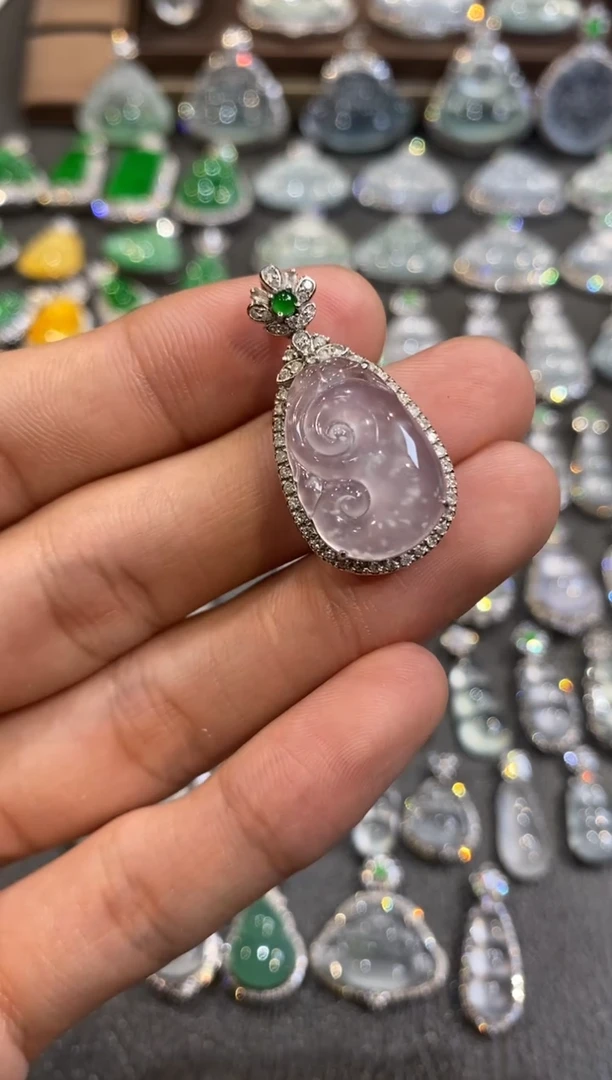 【闪购商品】翡翠吊坠(不含链)18K金镶嵌如意