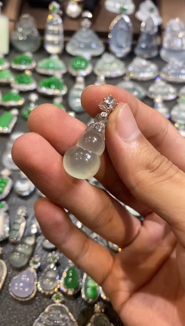 【闪购商品】翡翠吊坠(不含链)18K金镶嵌葫芦