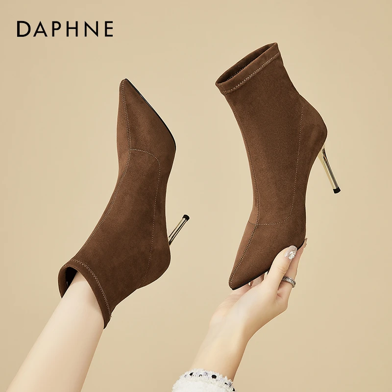 达芙妮法式绒面瘦瘦靴短靴女2025新款冬棕色袜靴尖头细跟高跟鞋子