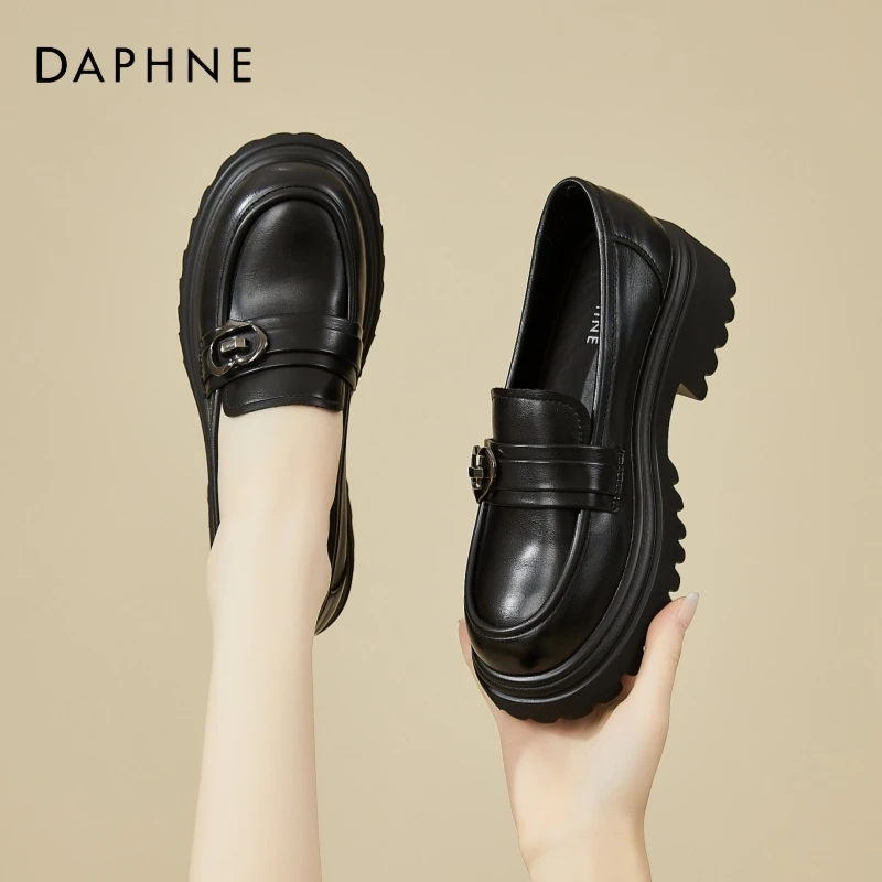 达芙妮黑色小皮鞋英伦风厚底乐福鞋女2024新款秋季一脚蹬工作单鞋