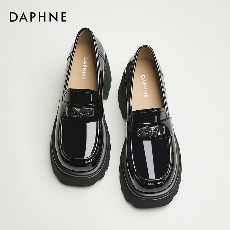 达芙妮黑色高跟小皮鞋女2025新款秋冬百搭漆皮单鞋粗跟厚底乐福鞋