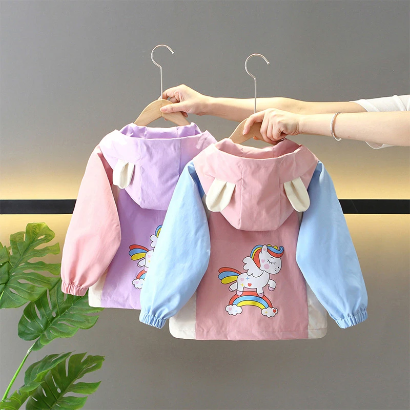 男女宝宝中小童2025秋装新款可爱卡通飞翔马外套儿童韩版连帽上衣