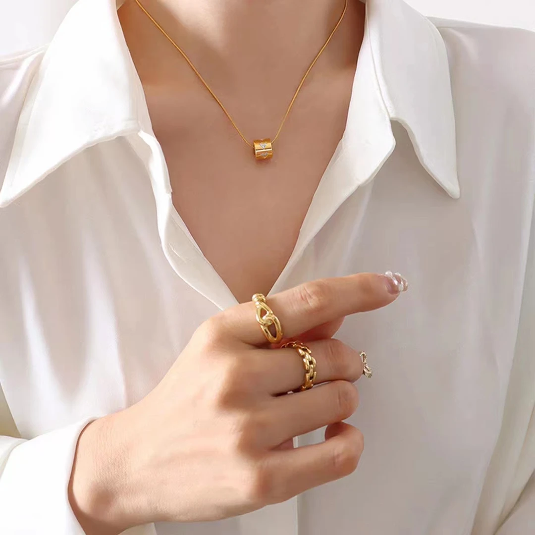 设计感小蛮腰项链小众气质简约法式精致镶嵌时尚饰品