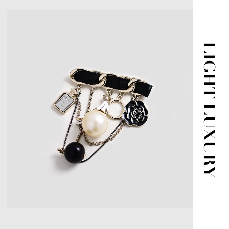 铜合金皮质胸针 0221134山茶花胸针小香风时尚 女重工款